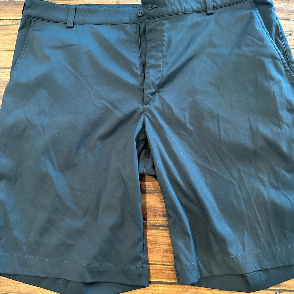 Men’s black Nike golf shorts size 38